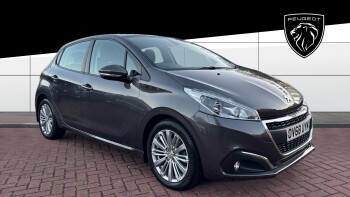 Peugeot 208 1.2 PureTech 82 Signature 5dr [Start Stop] Petrol Hatchback